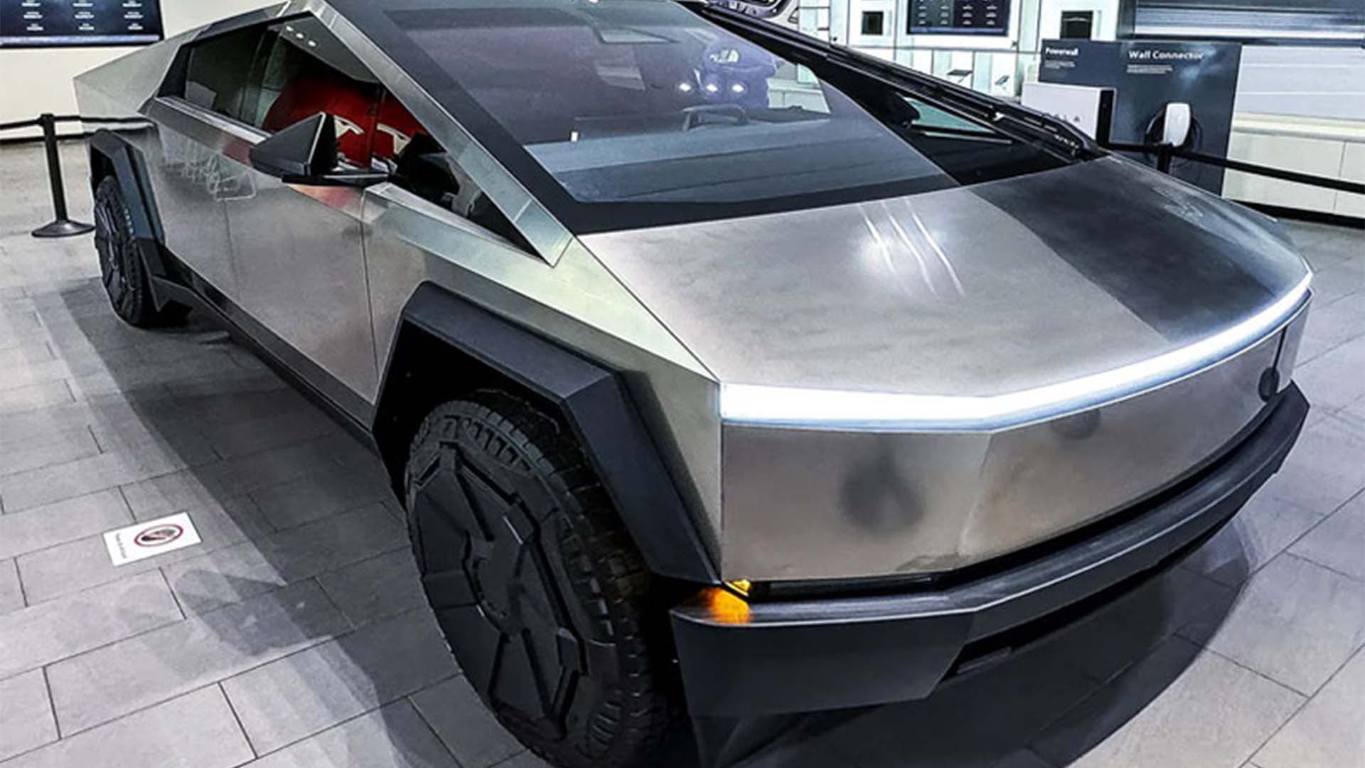 ٹیسلا کی 12 لاکھ گاڑیوں میں ممکنہ خرابی، امریکی ریگولیٹرکی تحقیقات شروع