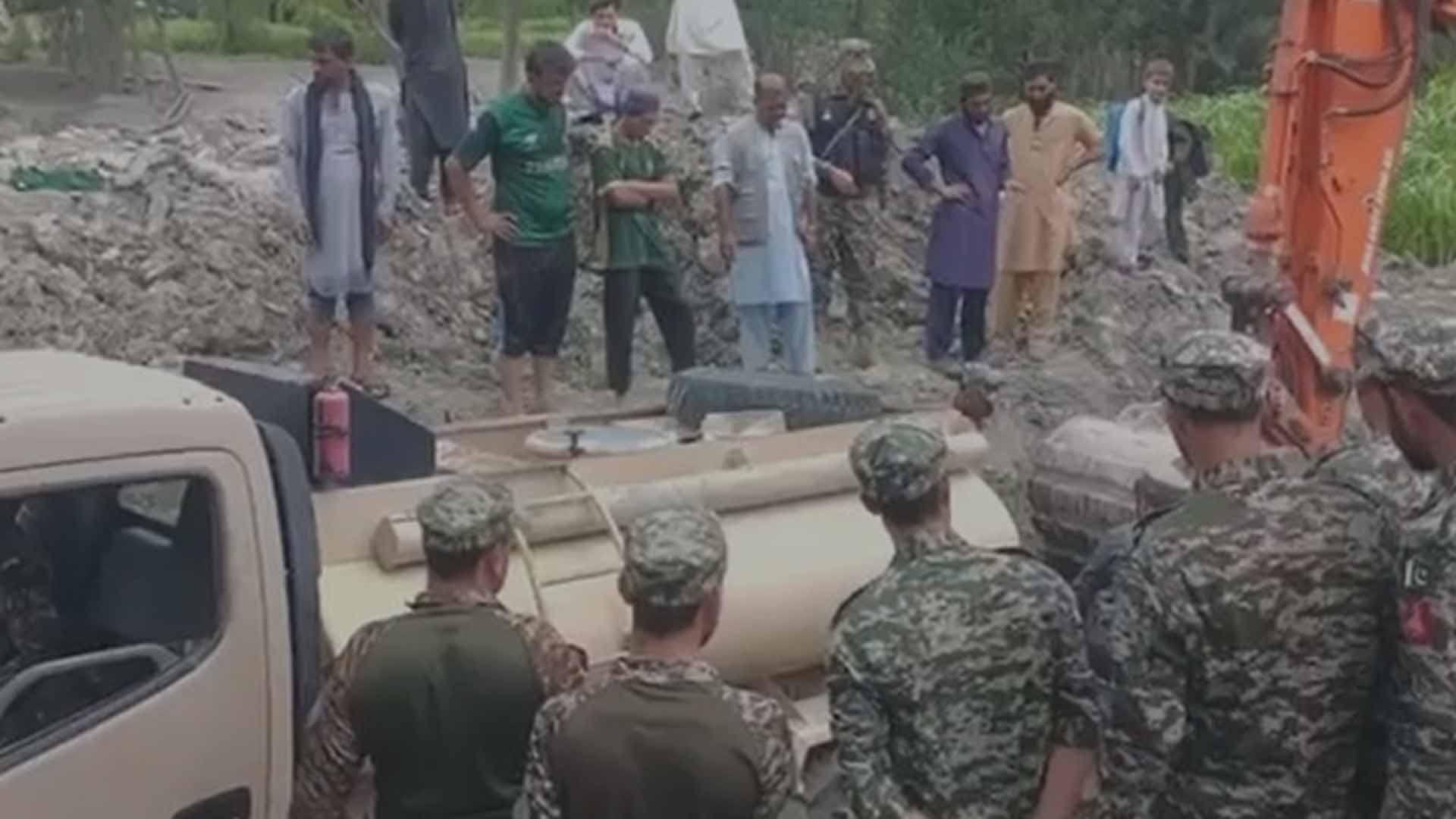 طوفانی بارشوں سے اپر چترال متاثر، فرنٹیئر کور خیبر پختونخوا نارتھ کے جوانوں نے متاثرین کومحفوظ مقامات پر پہنچایا