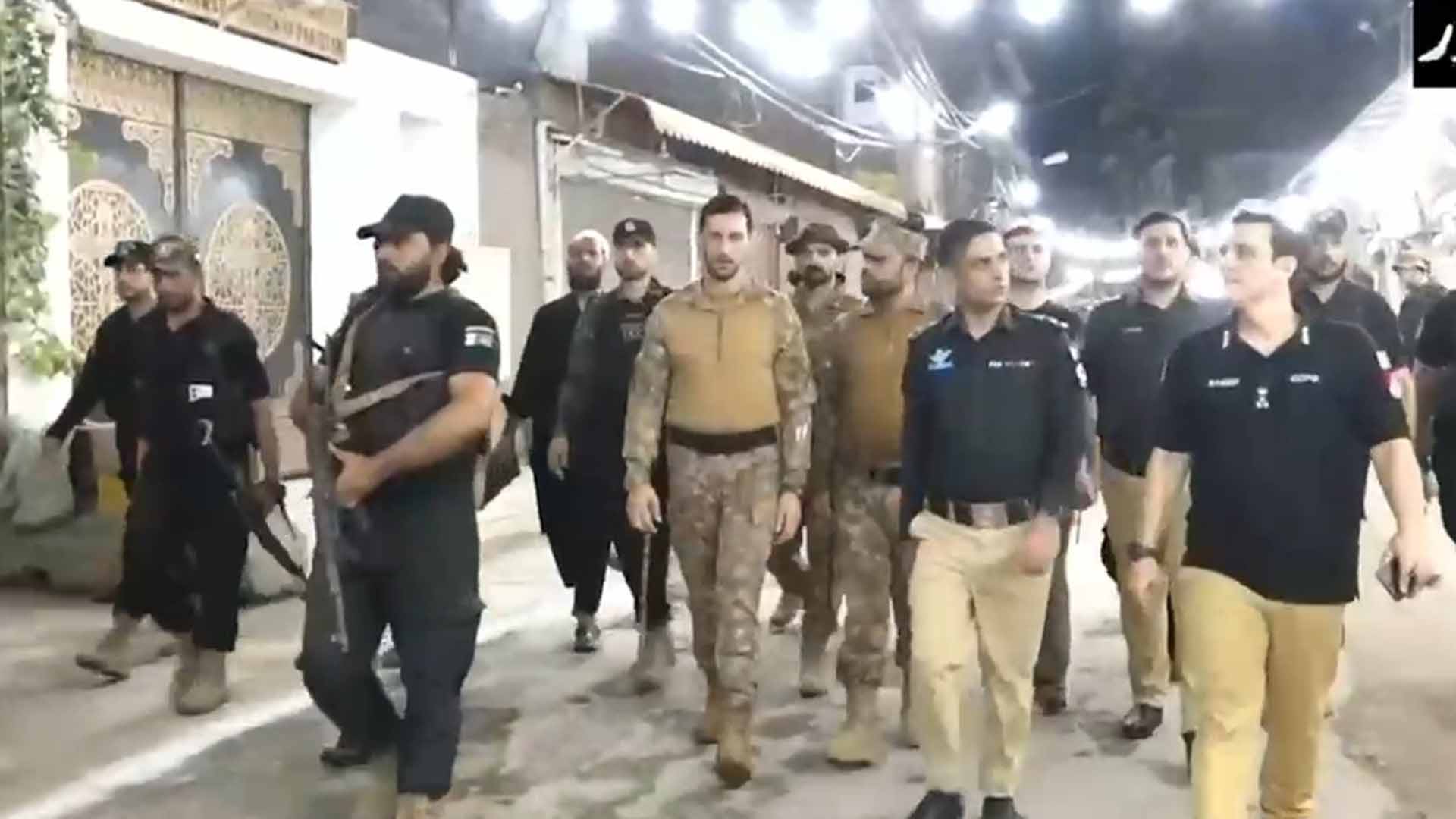 بریگیڈ کمانڈر اور سی سی پی او پشاور کا مشترکہ چیک پوسٹوں کا دورہ، دہشتگردی کے خاتمے کا عزم