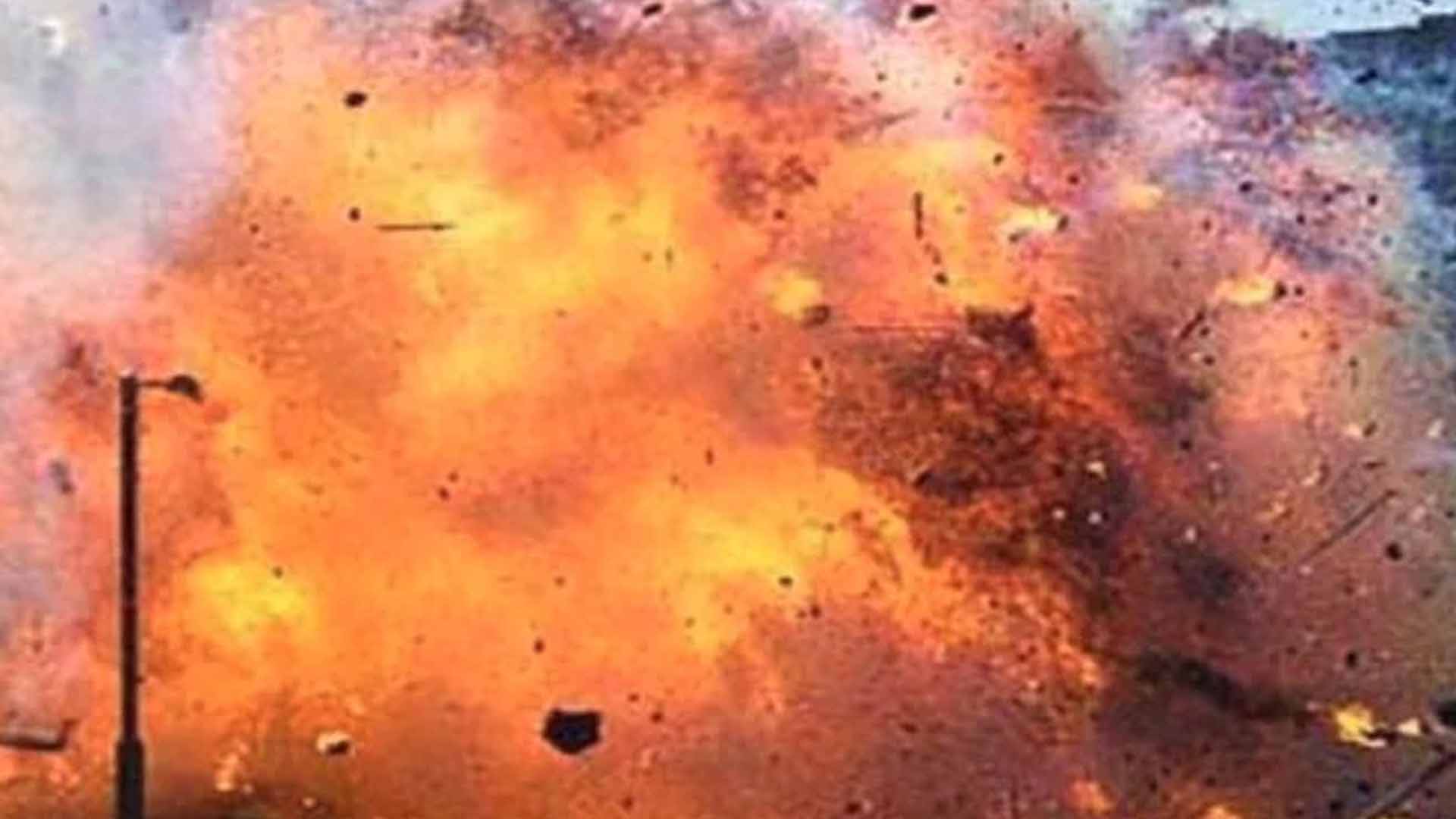 بلوچستان سوراب میں دہشتگردی کا منصوبہ خود ہی اپنے انجام کو پہنچ گیا، خود کش حملے کے لیے گاڑی تیار کرتے ہوئے دھماکہ، ہلاک دہشتگردوں کی تعداد 22 ہوگئی، دھماکہ خیز مواد کا بڑا ذخیرہ بھی تباہ