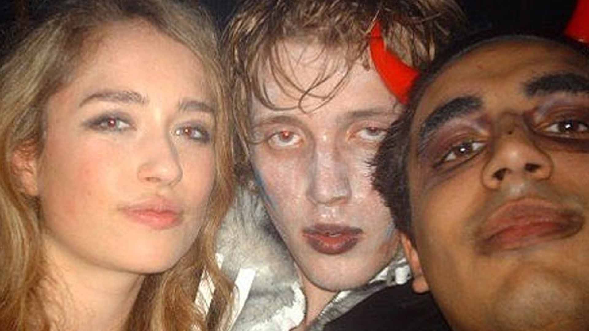بلاول کی سرخی پائوڈرلگا کر زنانہ انداز اپنانے کی تصاویر ایک بار پھر وائرل