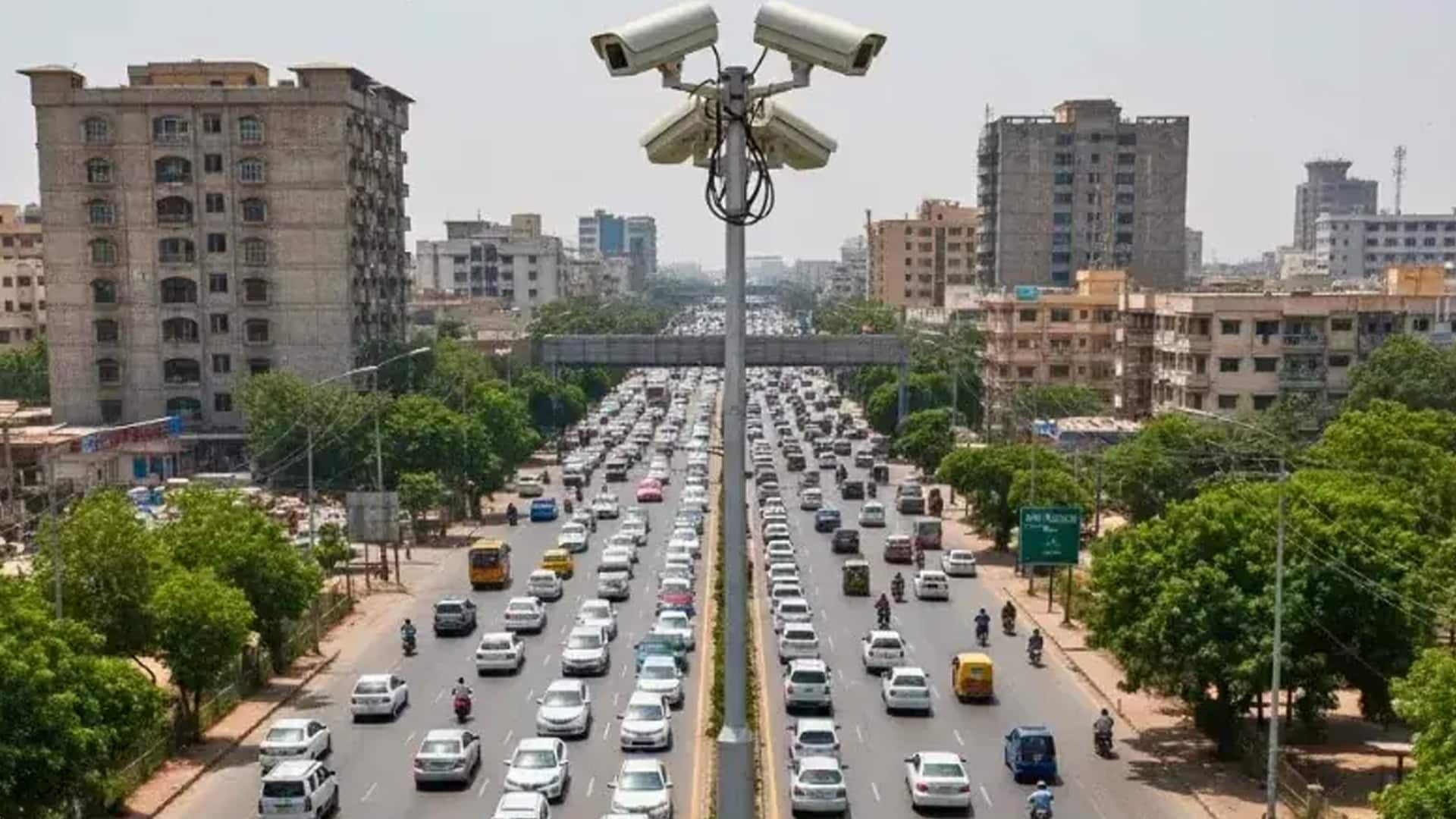 بجلی کے 26,000 کے بل نے غریب نوجوان کو رلا دیا، موٹر سائیکل بیچنے نکلا تو 70,000 روپے کے ’ای چالان‘ سامنے آ گئے