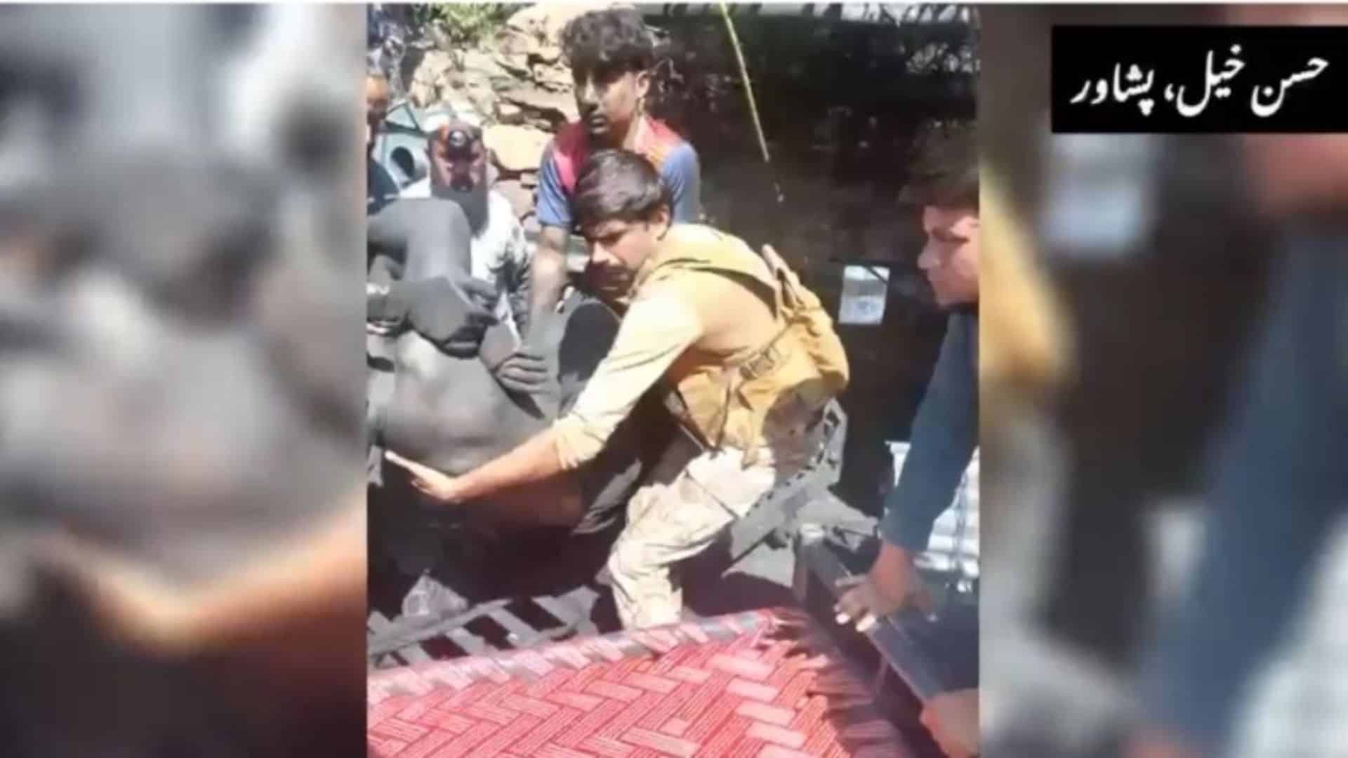 پشاور ، حسن خیل میں کوئلے کی کان بیٹھ گئی، پاک فوج کا ریسکیو آپریشن جاری، 3 افراد کو بحفاظت نکال لیے گئے