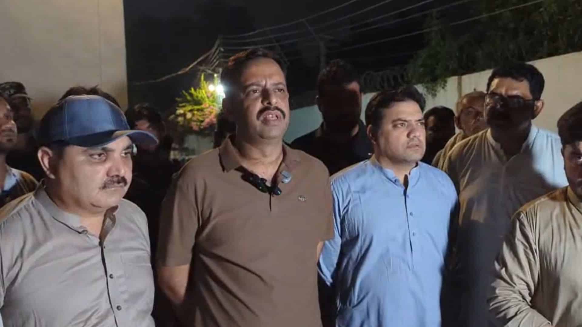 ڈیرہ اسماعیل خان  ، دھماکے  میں  کسٹم اہلکاروں سمیت 12 افراد شہید، 30 زخمی ہوئے، ڈی پی او  ڈی آئی خان ضیاالدین احمد