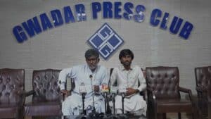 میری بیٹی مروہ کالعدم بی ایل اے میں شامل ہوگئی،اعلیٰ حکام واپسی کیلئے اقدامات کریں ، گوادر سے والد افضل کی پریس کانفرنس
