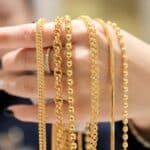 سونے کی قیمتوں نے لیا یوٹرن ، فی تولہ قیمت کیا رہی ؟