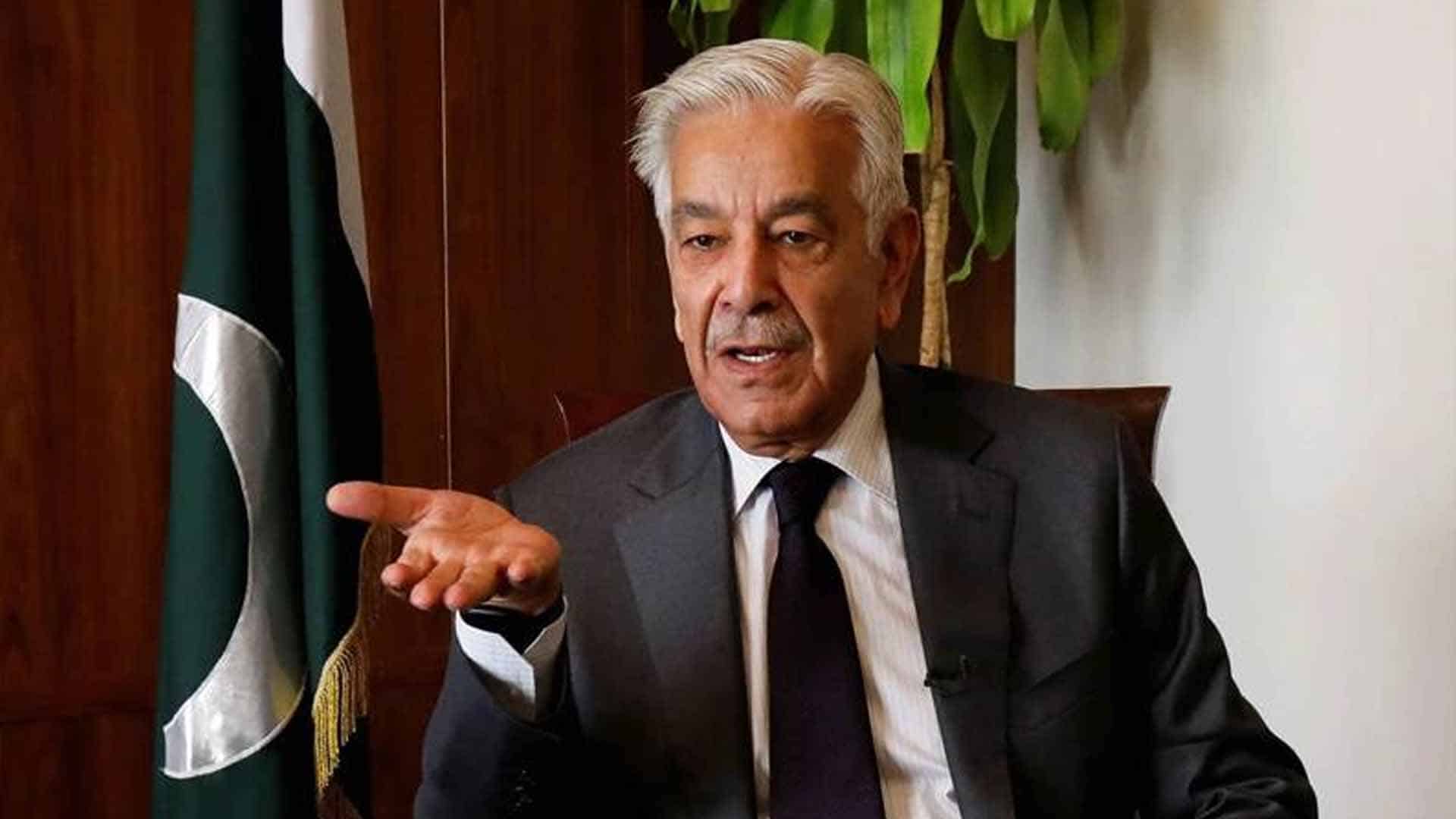 وزیراعلیٰ خیبر پختونخوا نے کرسی بچانے کیلئے احتجاج کی کال دی، خواجہ آصف