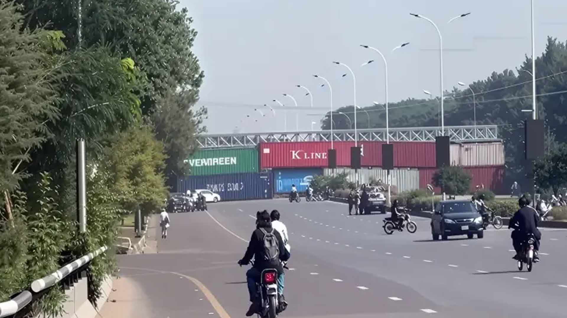 اسلام آباد اورراولپنڈی کے الگ الگ سیکیورٹی پلان تیار،اہم شاہراہوں پر کنٹینرز پہنچا دیے گئے