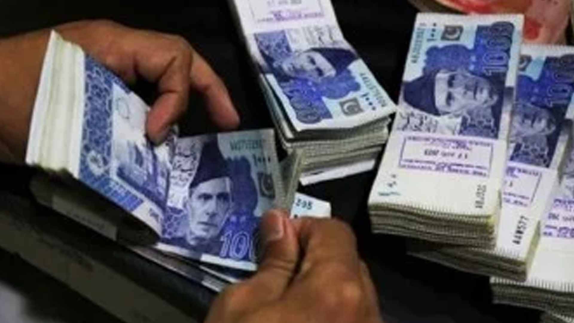 پی آئی اے ملازمین کی تنخواہوں میں اضافے کی تجویز بورڈ کے سامنے پیش