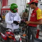 موٹر سائیکل سواروں  کیلئے سستے پیٹرول سے متعلق خوشخبری