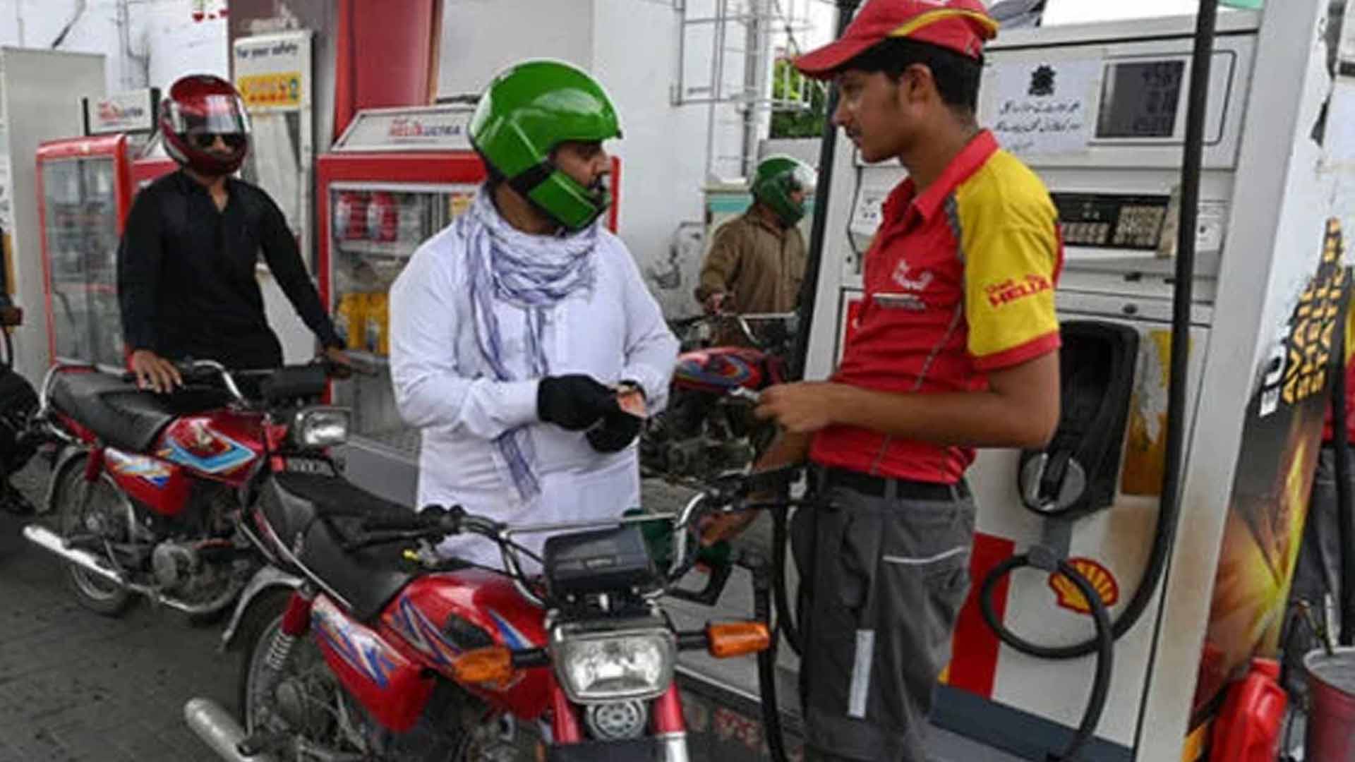 موٹر سائیکل سواروں  کیلئے سستے پیٹرول سے متعلق خوشخبری