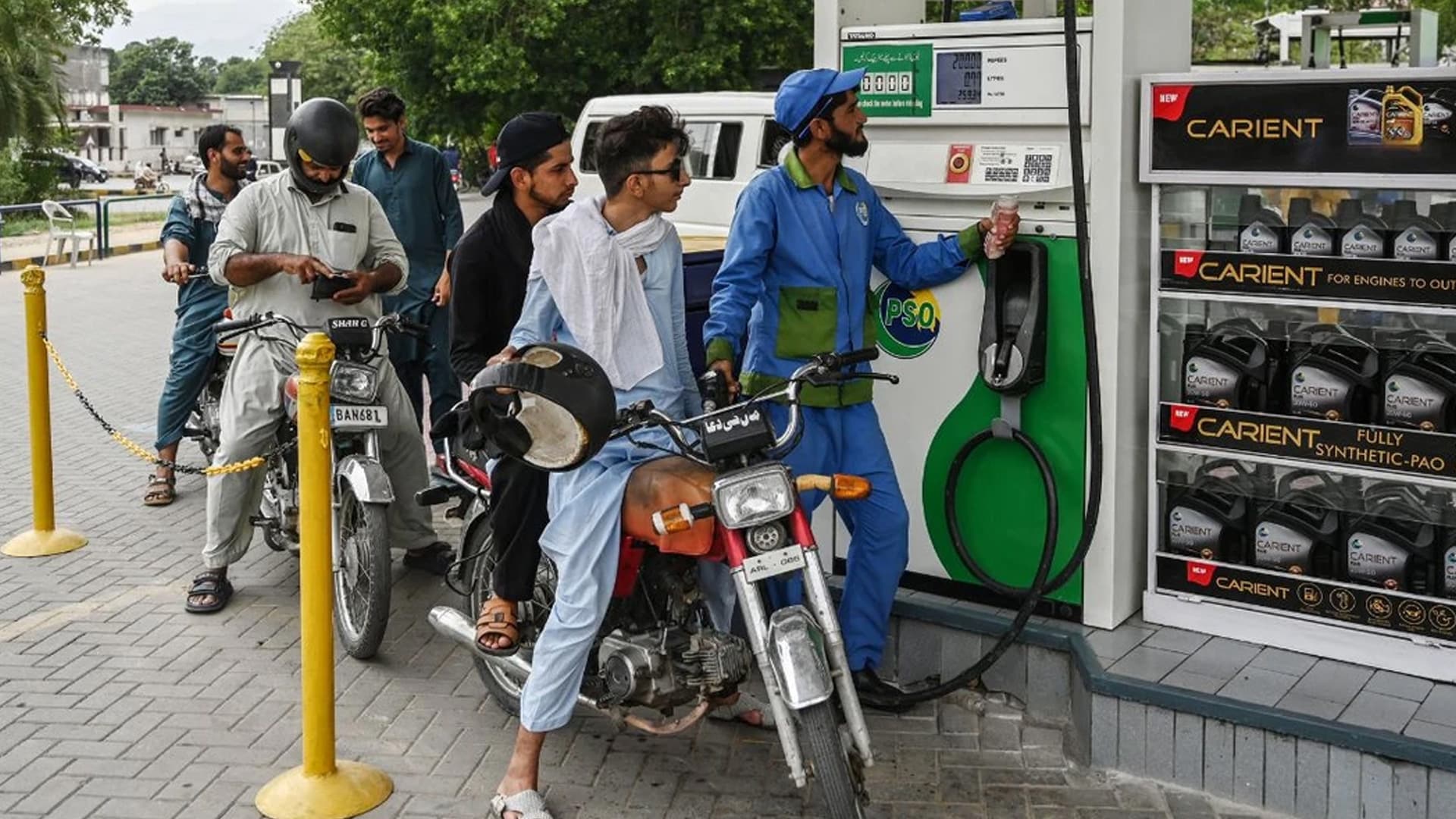 موٹرسائیکل سواروں کے لیے بڑی خوشخبری، حکومت نے بڑے ریلیف کی منظوری دیدی
