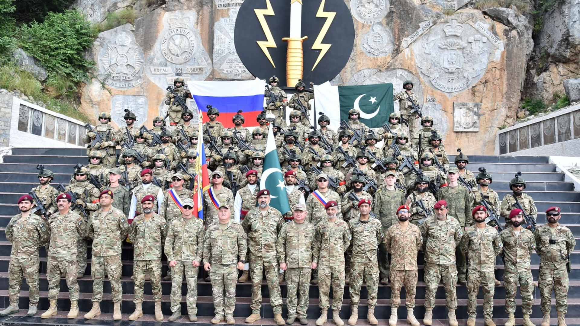 چراٹ اور پبی میں پاکستان، روس اورعمان کی مشترکہ فوجی مشقیں شروع