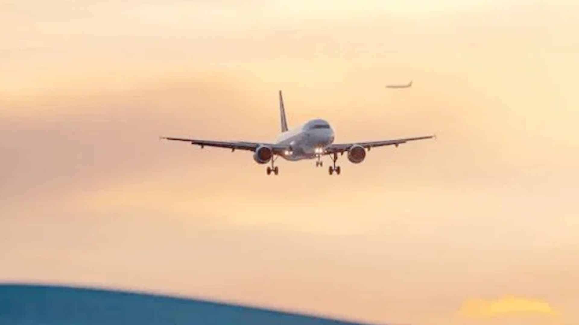 پاکستان نے بھارت کیلئے فضائی حدود کی بندش میں مزید ایک ماہ کی توسیع کردی