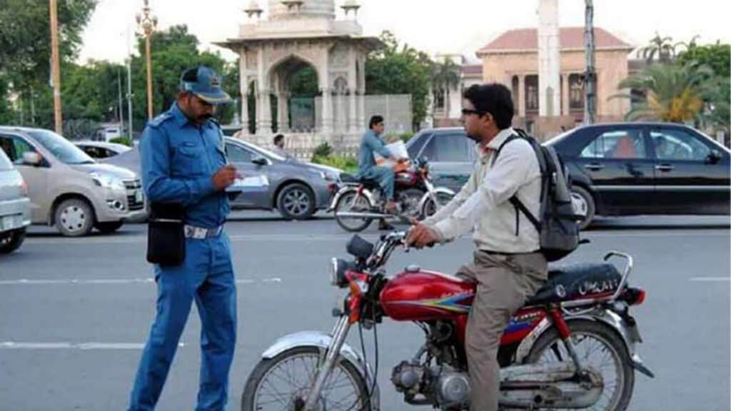 ڈرائیونگ لائسنس کیلئے شرائط سخت کر دی گئیں، آج سے نیا طریقہ کار نافذ