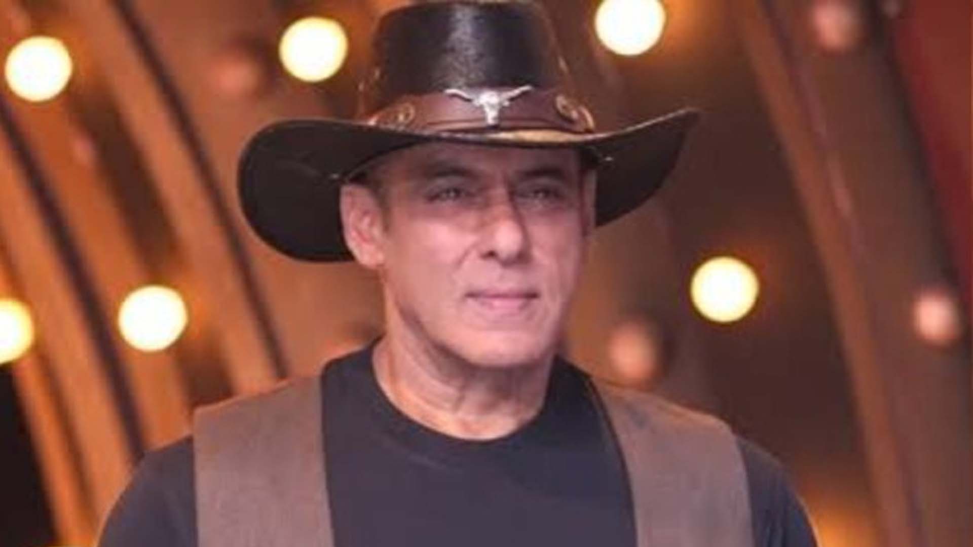 سلمان خان کی گاڑی کے نیچے مداح کا پاؤں آگیا، اداکار ڈرائیور پر برس پڑے