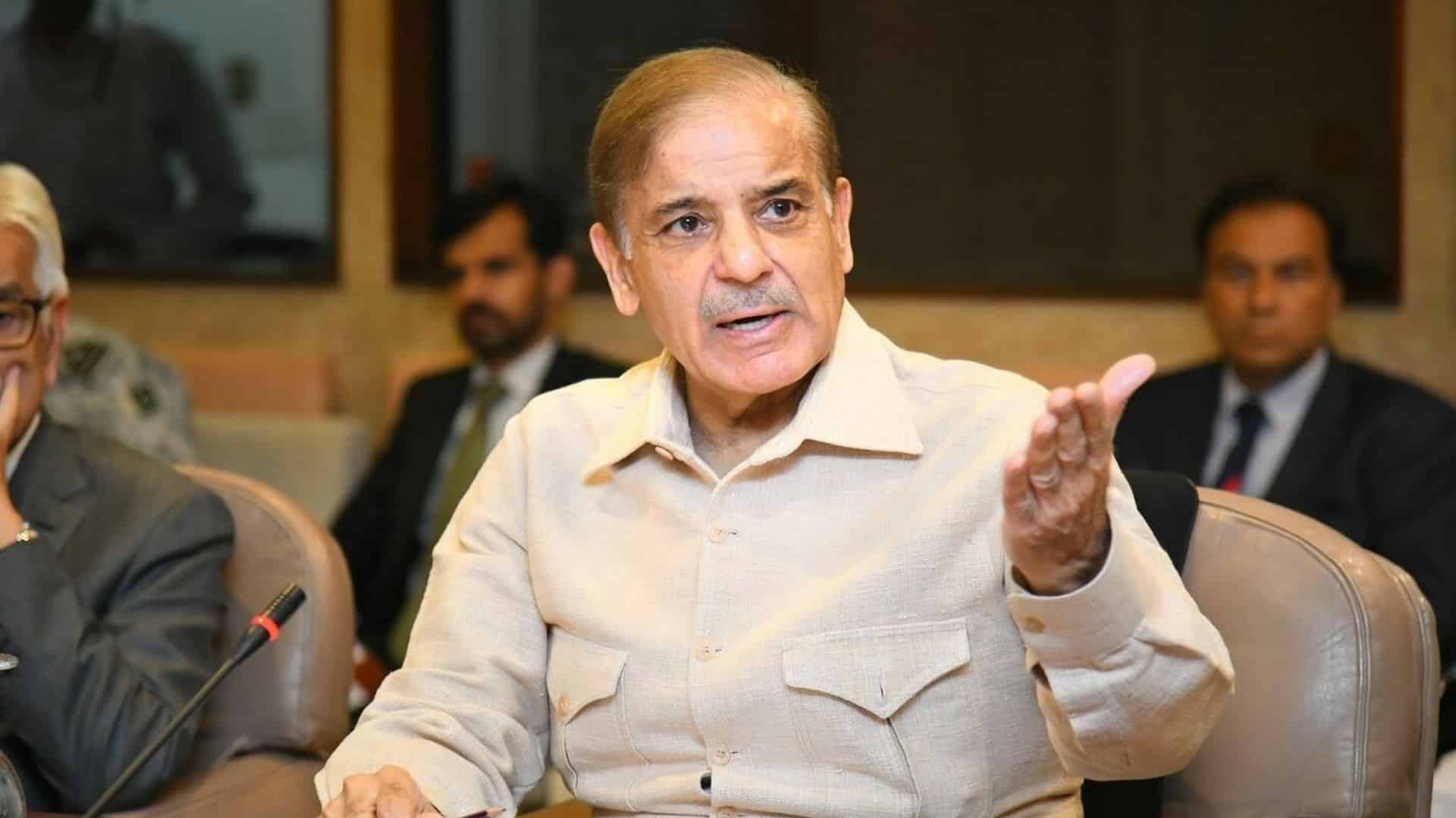 وزیراعظم شہباز شریف کا اہم فیصلہ، کسانوں، چھوٹے کاروبار اور ’اپنا گھر‘ سکیم کے لیے قرضوں کی فوری فراہمی کا حکم