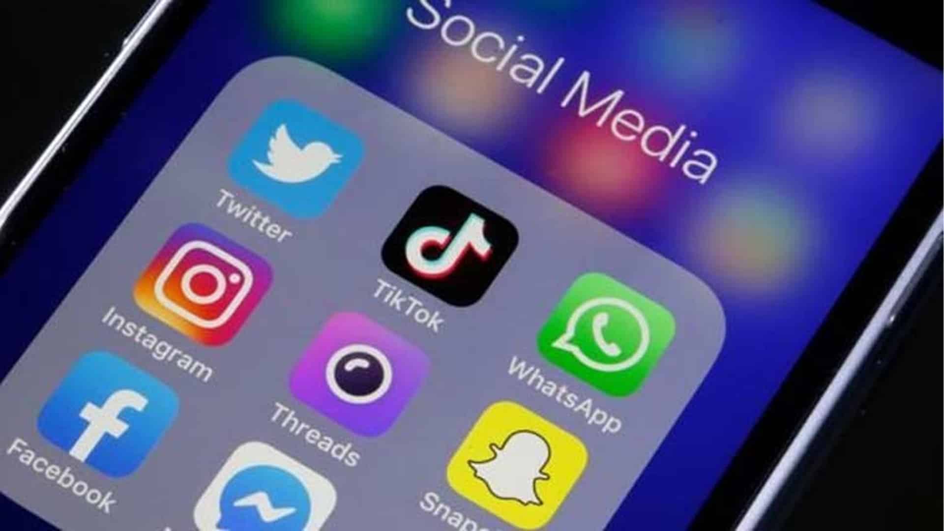 بچوں کے سوشل میڈیا استعمال پر عمر کی حد مقرر کرنے کی تجویز سامنے آگئی