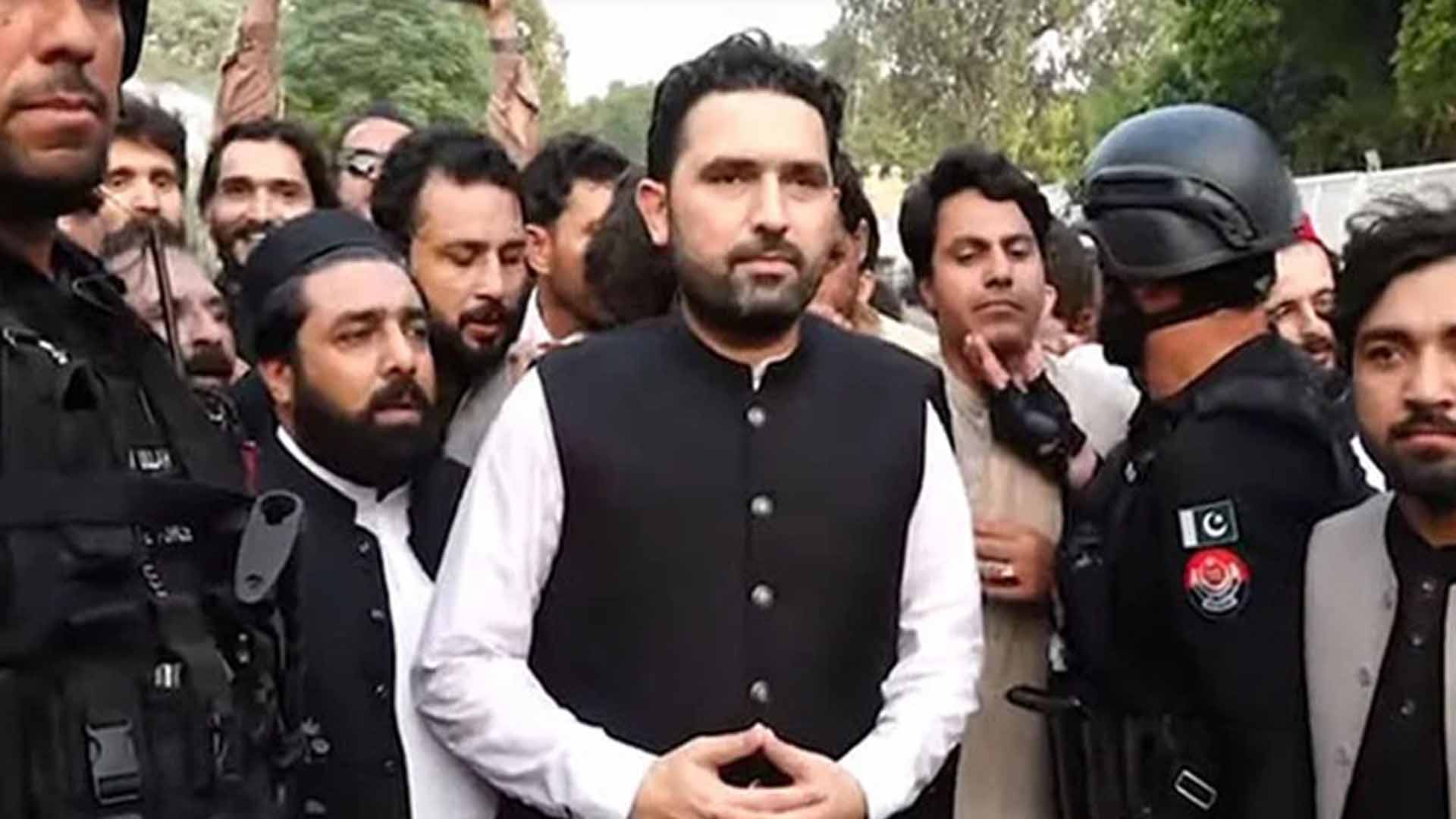 26 نومبر احتجاج کیس: وزیراعلیٰ خیبرپختونخوا و دیگر کے وارنٹ گرفتاری برقرار