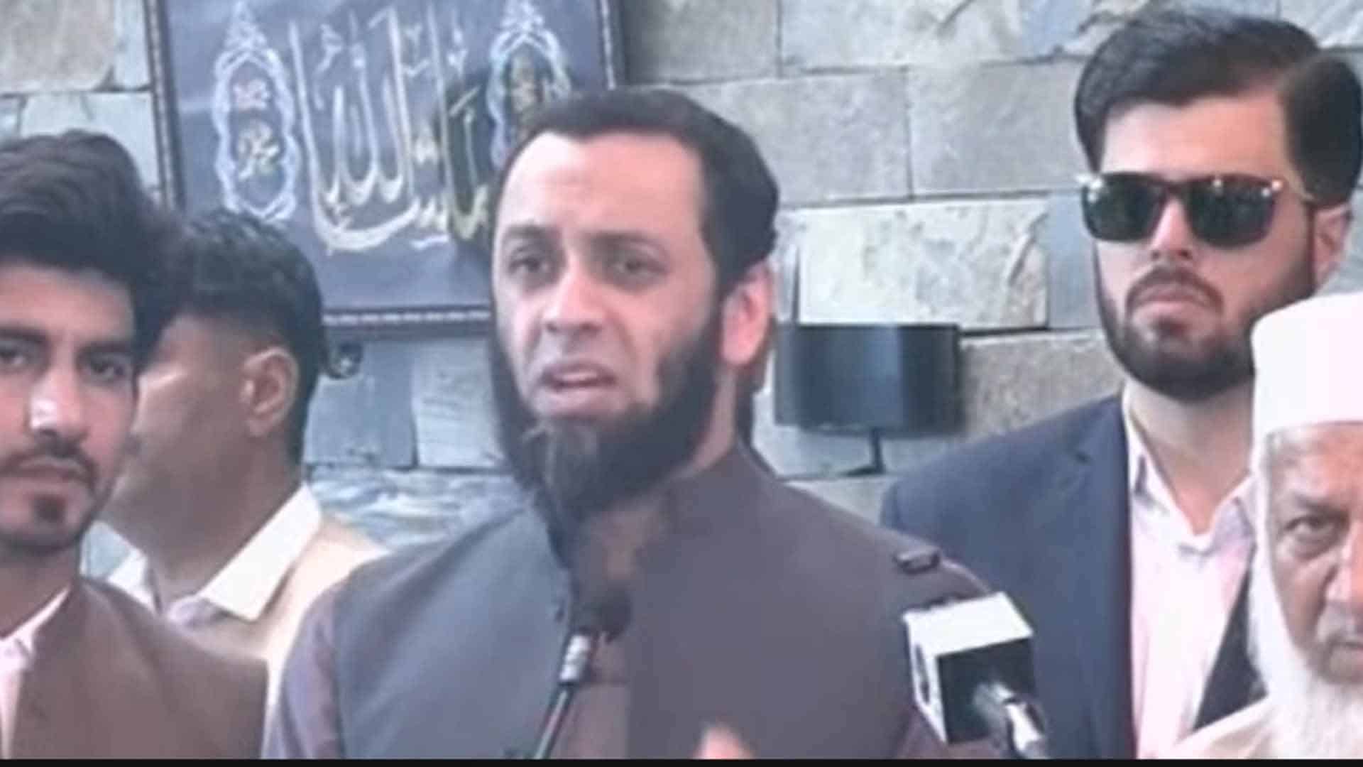 جنید اکبر اپنے بیان پر معافی مانگیں،اسلام آباد  آئے تو پی ٹی آئی والوں کی طبعیت ٹھیک کردیں گے ، عطا تارڑ
