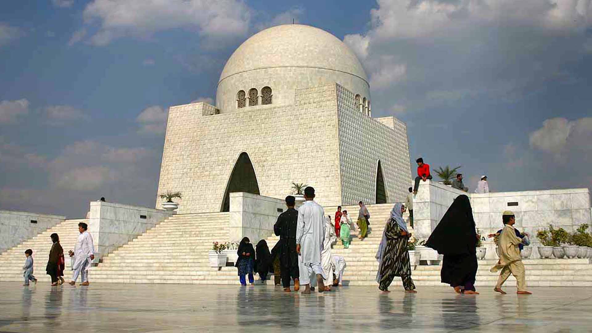 مزار قائد اور اطراف میں جلسے جلوس کے حوالے سے سندھ حکومت کا بڑا فیصلہ