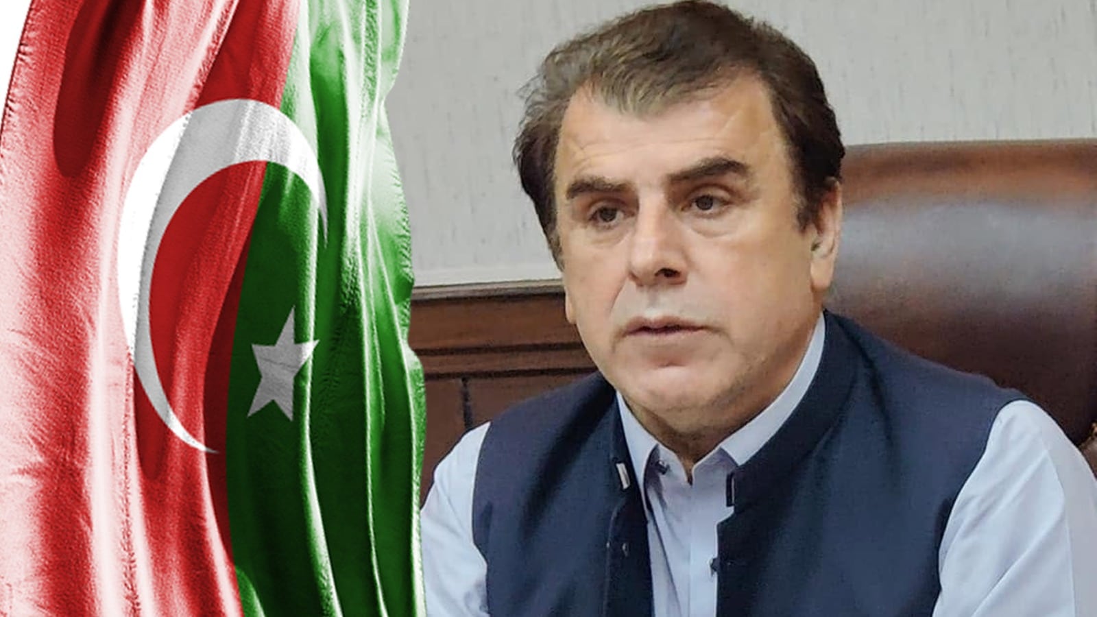 تحریک انصاف کے حمایتی کمشنر پشاور ریاض محسود کو عہدے سے ہٹانے کا فیصلہ