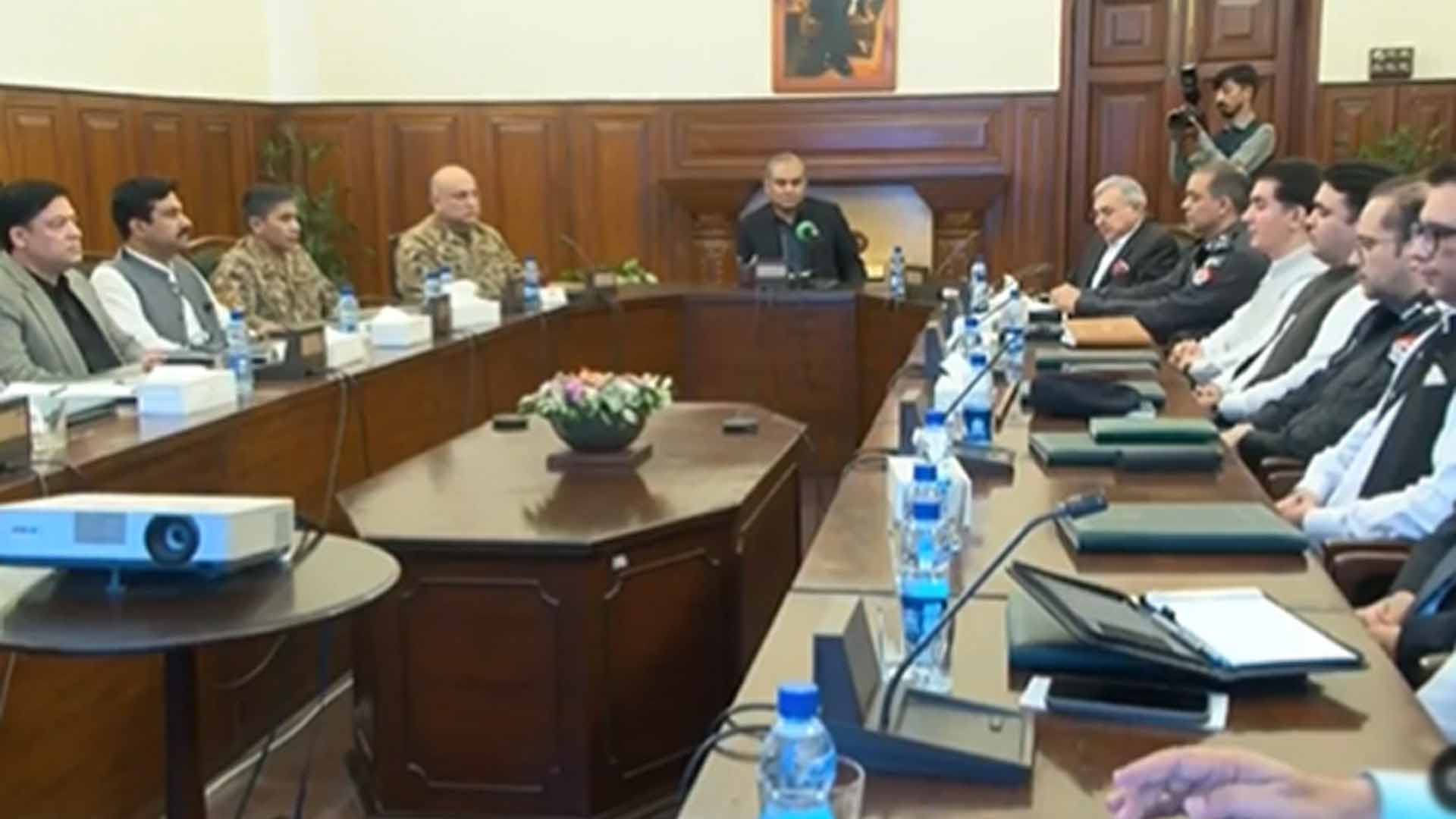 پی ٹی آئی کی کرپٹ  حکومت جاتے ہی کے پی میں تعمیر و ترقی کا سورج طلوع ، 12 اضلاع کے لیے فنڈز کی فوری فراہمی کا فیصلہ