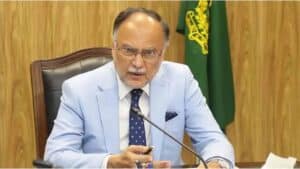 دہشتگردی کیخلاف سکیورٹی فورسز کا ساتھ نہ دینے والے منہ چھپاتے پھر رہے ہیں،احسن اقبال نے پی ٹی آئی کو آڑھے ہاتھوں لیے لیا