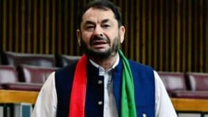 پی ٹی آئی میں بغاوت کا آغاز، ورکر اور عوام تیاری پکڑیں، لانگ مارچ ہوکر رہے گا، اقبال آفریدی