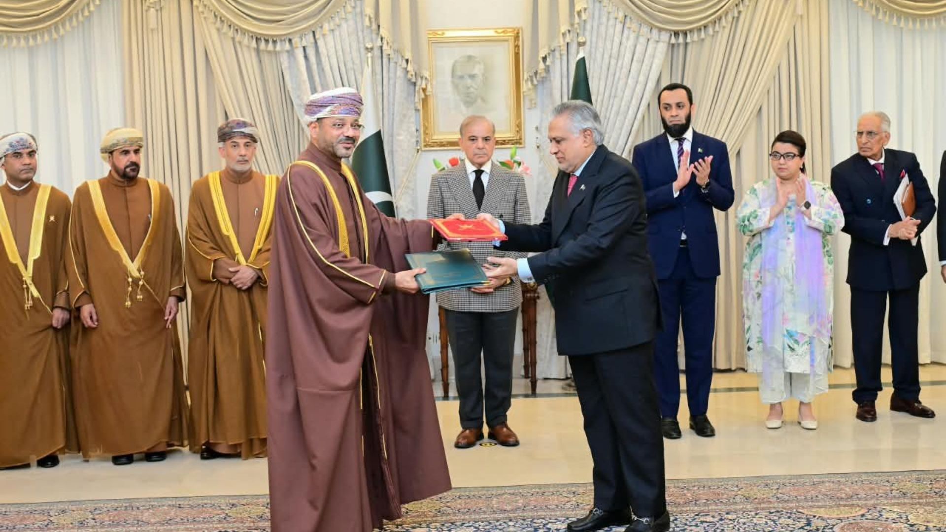پاکستان اور عمان کے درمیان چھ معاہدوں اور مفاہمتی یادداشتوں کا تبادلہ