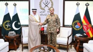 فیلڈ مارشل سید عاصم منیر سے بحرینی وزیر خارجہ کی ملاقات، دفاعی تعاون بڑھانے پر اتفاق