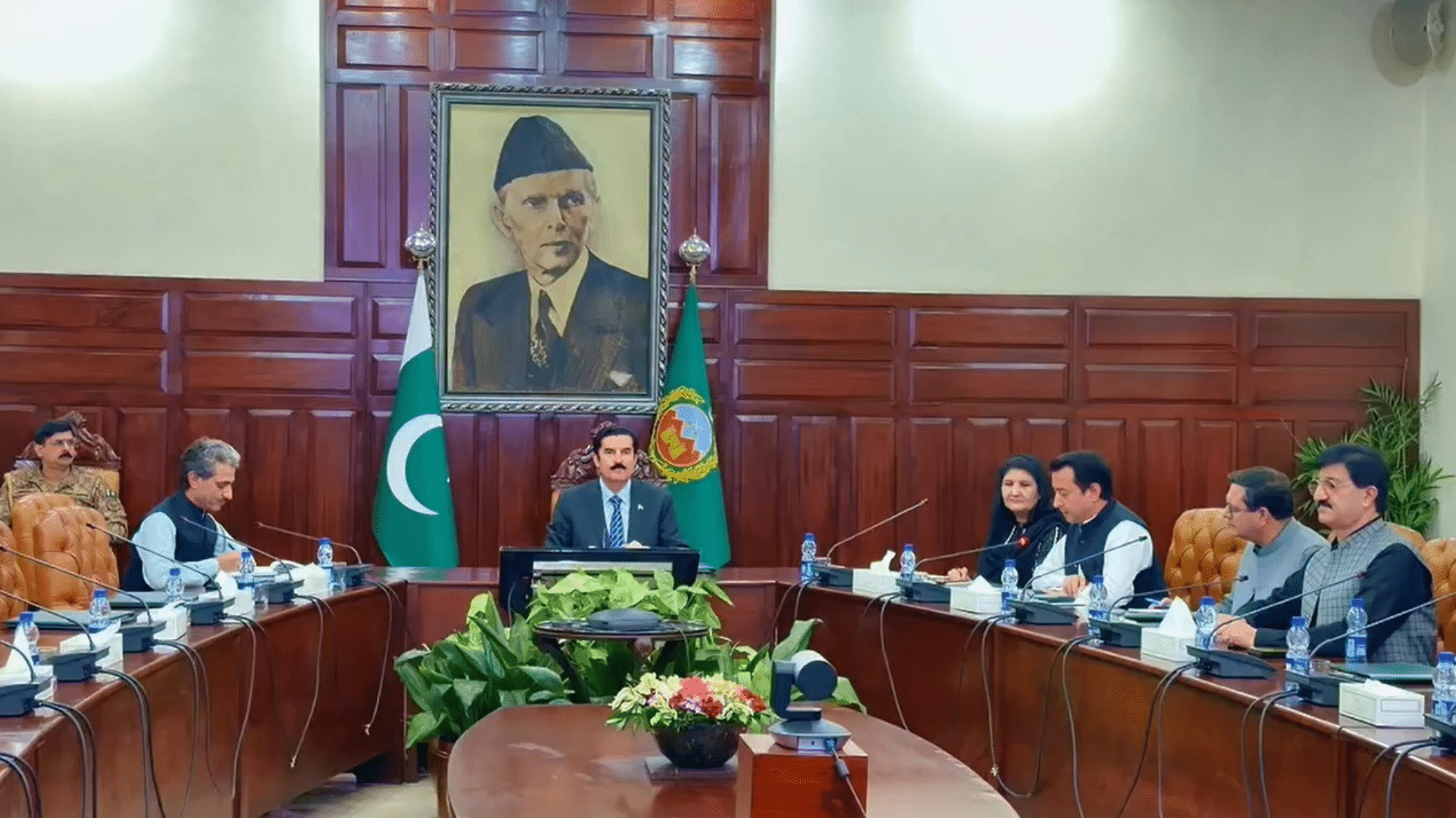 عوام کی صحت و سلامتی اولین ترجیح، گورنر خیبر پختونخوا کی  ڈینگی پر قابو پانے کے لیے ہنگامی اقدامات کی ہدایت