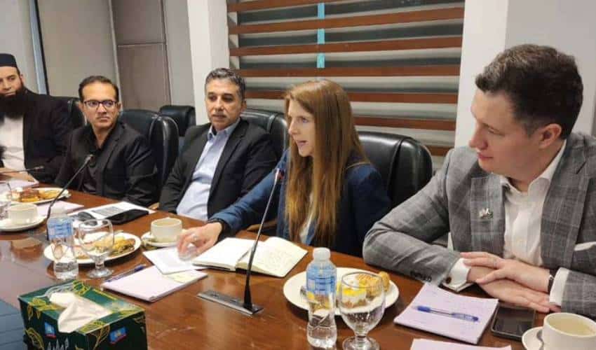 برطانوی مارکیٹ میں پاکستانی ٹیکسٹائل کے لیے نئے مواقع، عالمی برانڈز سے روابط مضبوط بنانے کی ضرورت