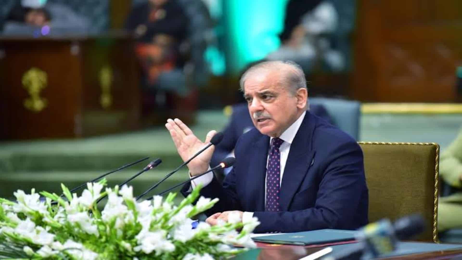 خیبرپختونخوا میں بڑھتی دہشتگردی کو ہرقیمت روکنا ہو گا، خواہش ہے کہ صوبے میں ترقی ہو : وزیرِاعظم