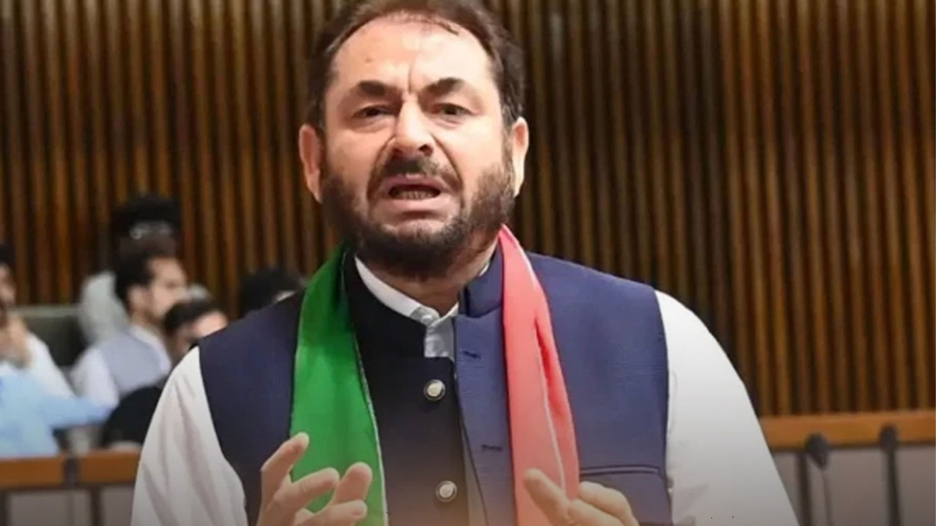 وفاق پر چڑھ دوڑنے ،لڑنے کٹنے اور مرنے پر اکسانے والا پی ٹی آئی کا ڈرپوک لیڈر اقبال آفریدی افغانستان فرار ہوگیا