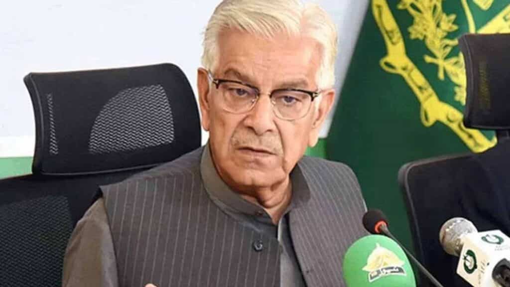 ’نئے سیٹ اپ میں حصہ نہ ملا تو رونا شروع کر دیا‘خواجہ آصف نے فضل الرحمن کی اصلیت بے نقاب کر دی