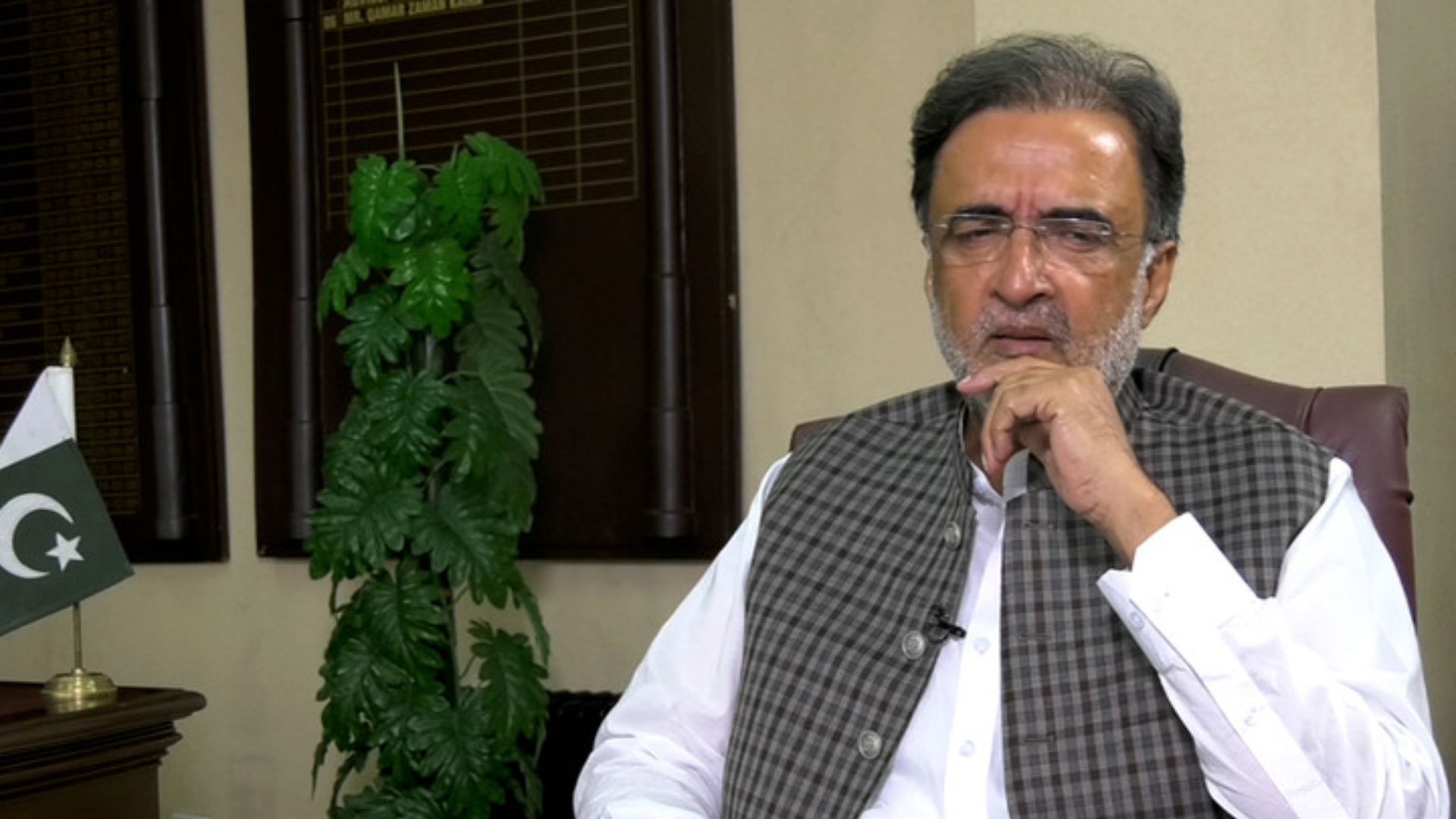 پی ٹی آئی تصادم چاہتی ہے،مذاکرات ناکام  اب ریاست اپنا کام کرے گی:قمر زمان کائرہ