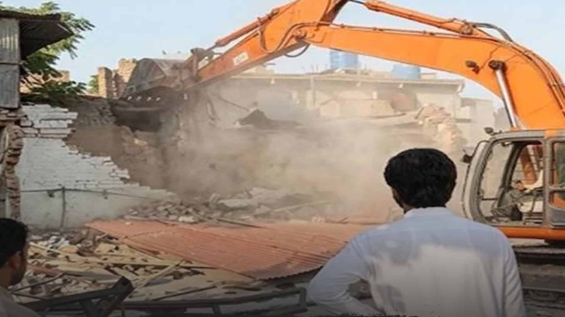 دعوے اور نعرے نہیں صرف کام ! خیبرپختونخوا میں انتظامیہ کا آپریشن جاری ، مردان کے نوشہرہ روڈ سے تجاوزات کا خاتمہ