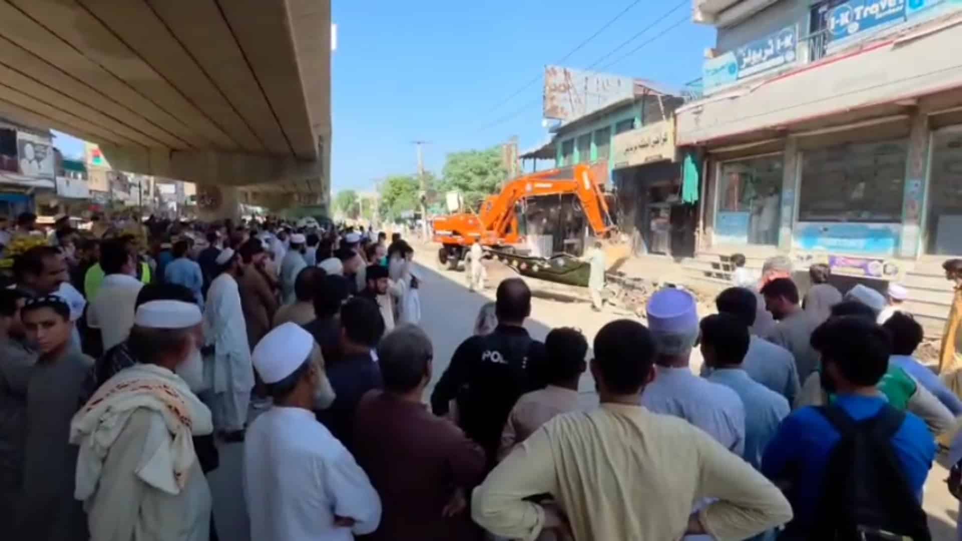 دعوے نہیں کام ! مردان میں عملی اقدامات کا آغاز،  تجاوزات کے خلاف گرینڈ آپریشن تیز