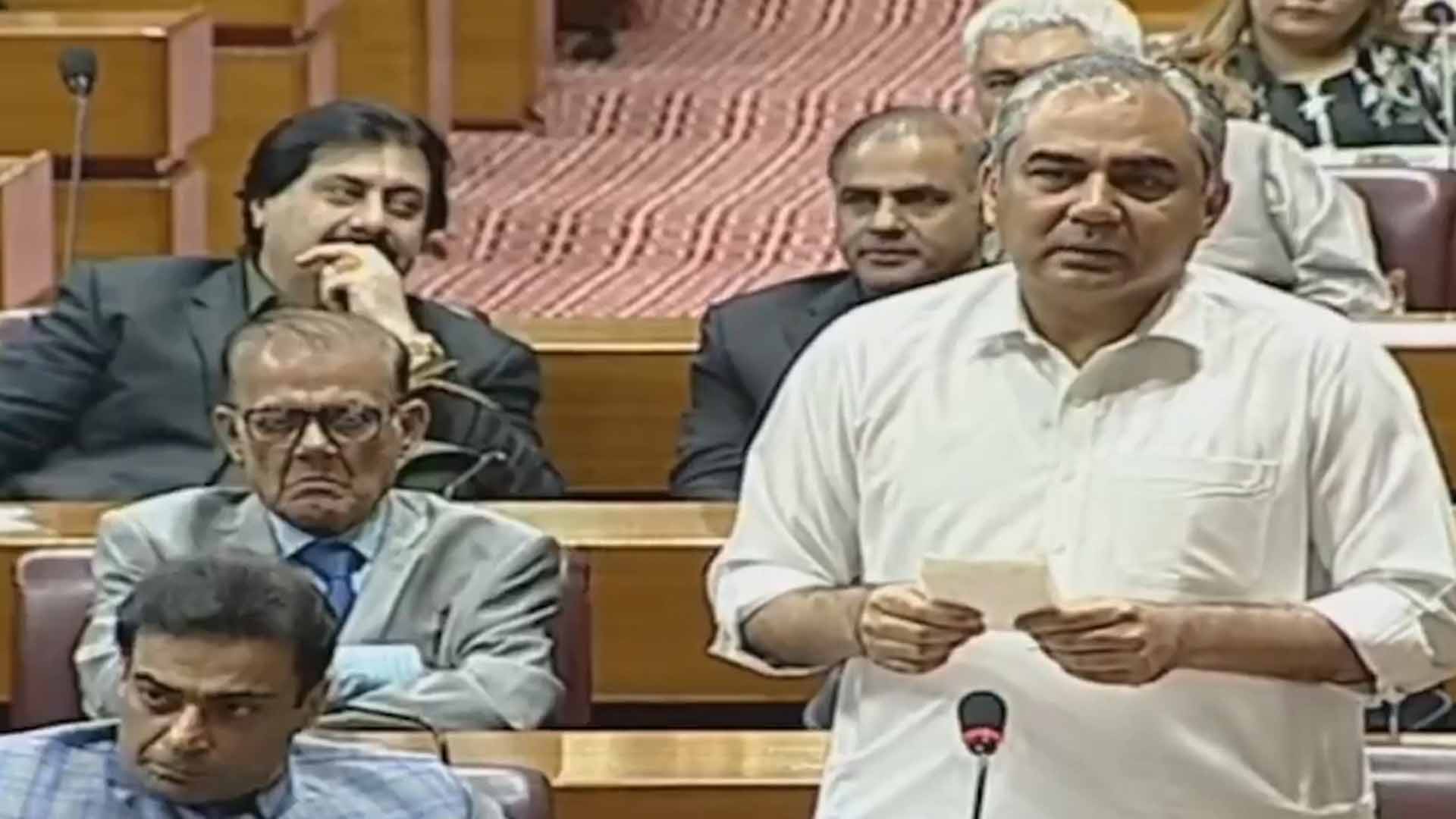 محسن نقوی نے سہیل آفریدی کیساتھ مذاکرات سے ایمرجنسی تک کی کہانی کھول دی، اچکزئی کو  بھی کرارا جواب
