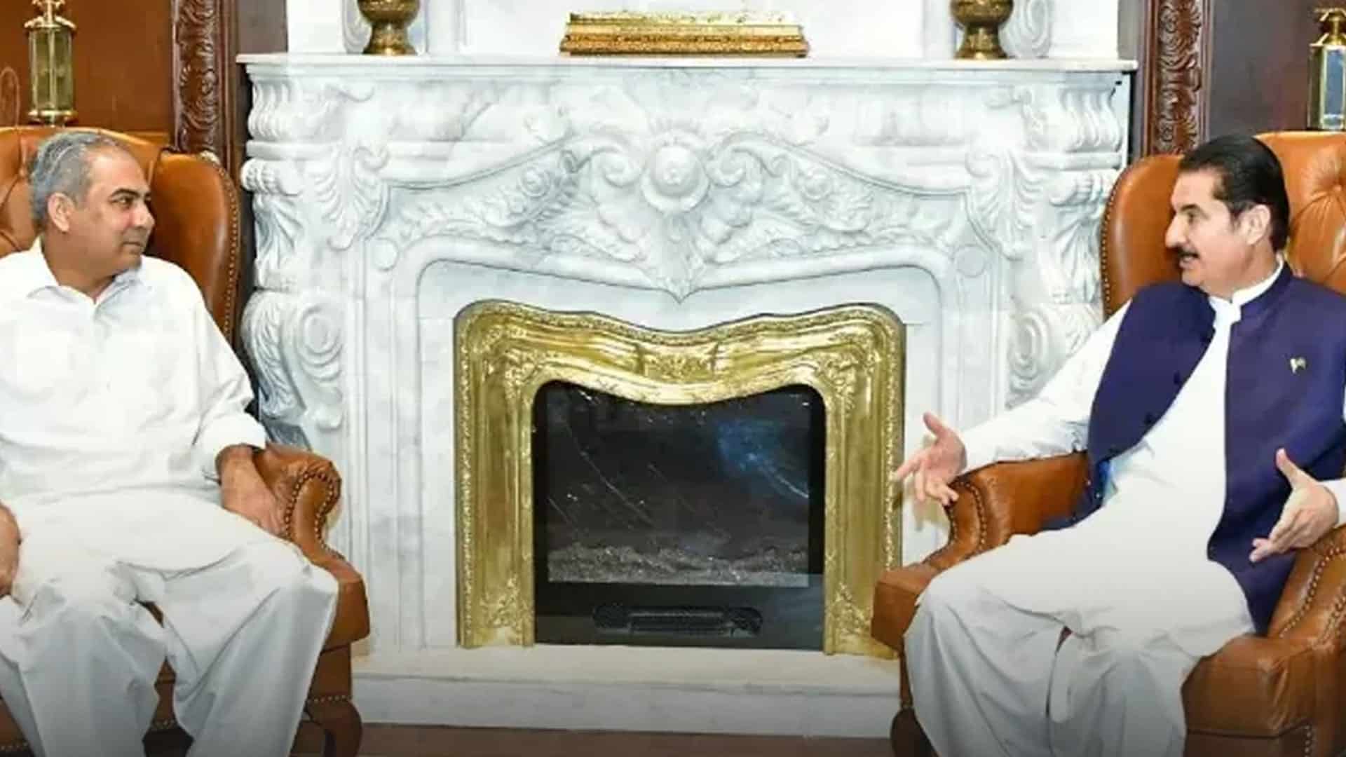 خیبر پختونخوا میں لاقانونیت اور دہشت گردی کیخلاف آج بڑے فیصلوں کا دن، وزیر داخلہ محسن نقوی پشاور پہنچ گئے