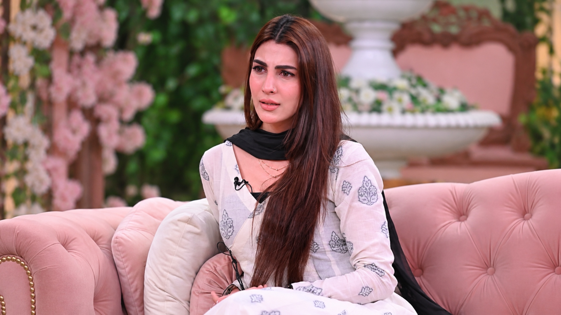 میں بل گیٹس کی بیٹی ہوں ، نازش جہانگیر کا سوشل میڈیا کی مبالغہ آرائی پر طنزیہ ردعمل