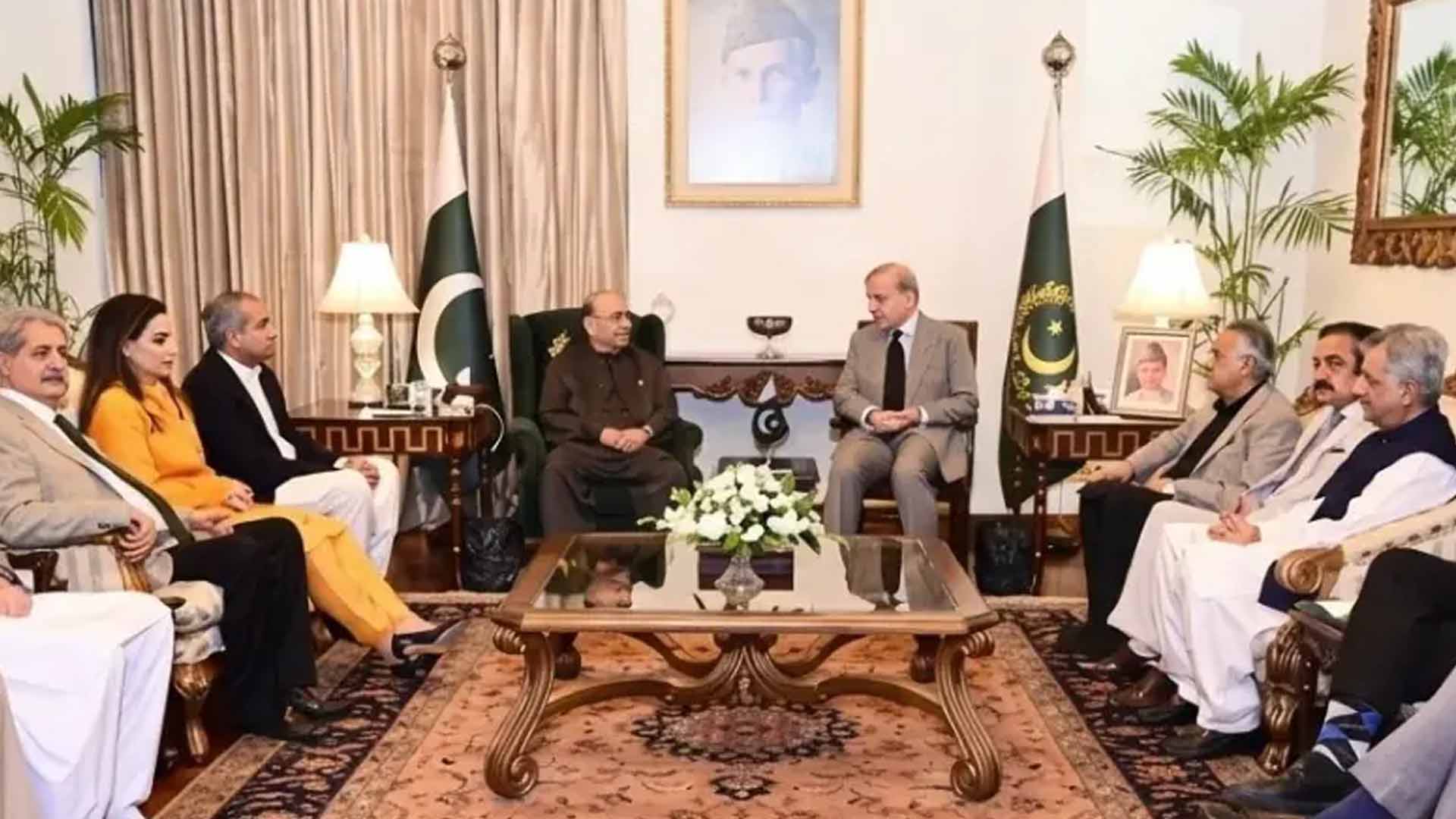 خیبر پختونخوا میں گورنر راج اور ایمرجنسی کے بعد اہم مشاورت، وزیراعظم نے اتحادیوں کا اجلاس کل طلب کرلیا