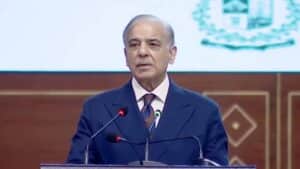 وزیراعظم شہباز شریف کا 5 لاکھ طلبہ کو کروم بکس اور انٹرنیٹ فراہم کرنے کے منصوبے کا آغاز