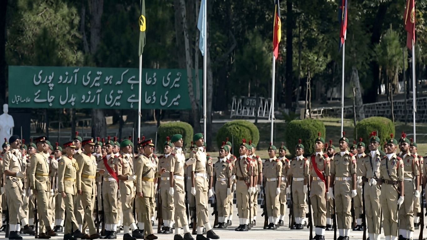 پاکستان ملٹری اکیڈمی کاکول میں 154 ویں پاسنگ آؤٹ پریڈ کی پروقار تقریب، کیڈٹس کی شاندار پریڈ اور عزم کی تجدید