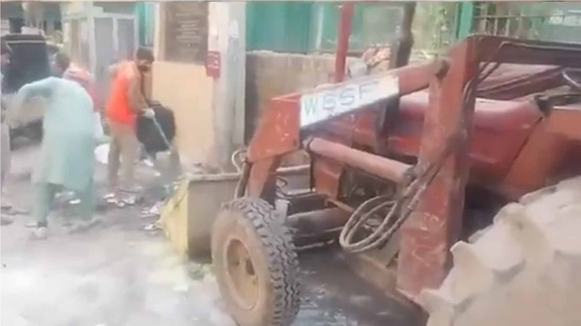 نحوست کا دور ختم ، پشاور میں 13 سا لہ غلاظت کا خاتمہ شروع