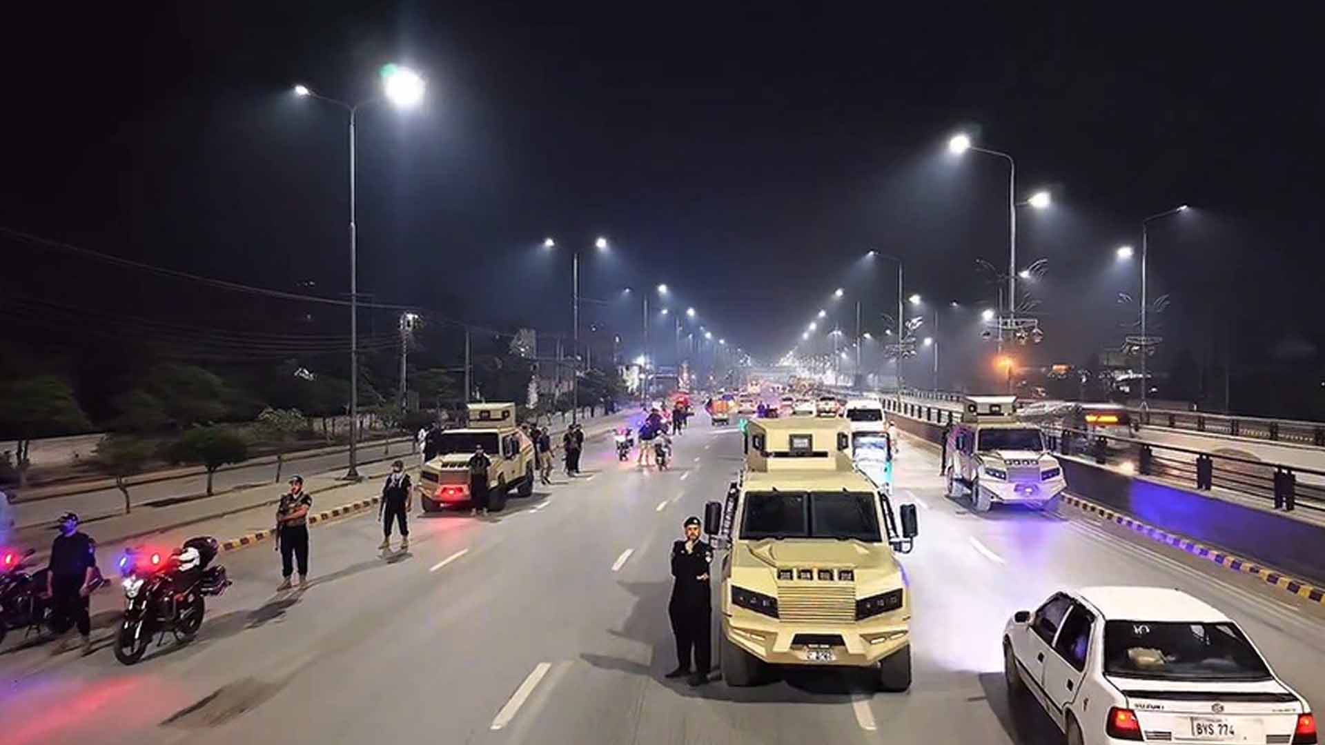 پشاور میں سیکیورٹی ہائی الرٹ، شہر بھر میں پولیس کی خصوصی پٹرولنگ اور ناکہ بندیاں جاری