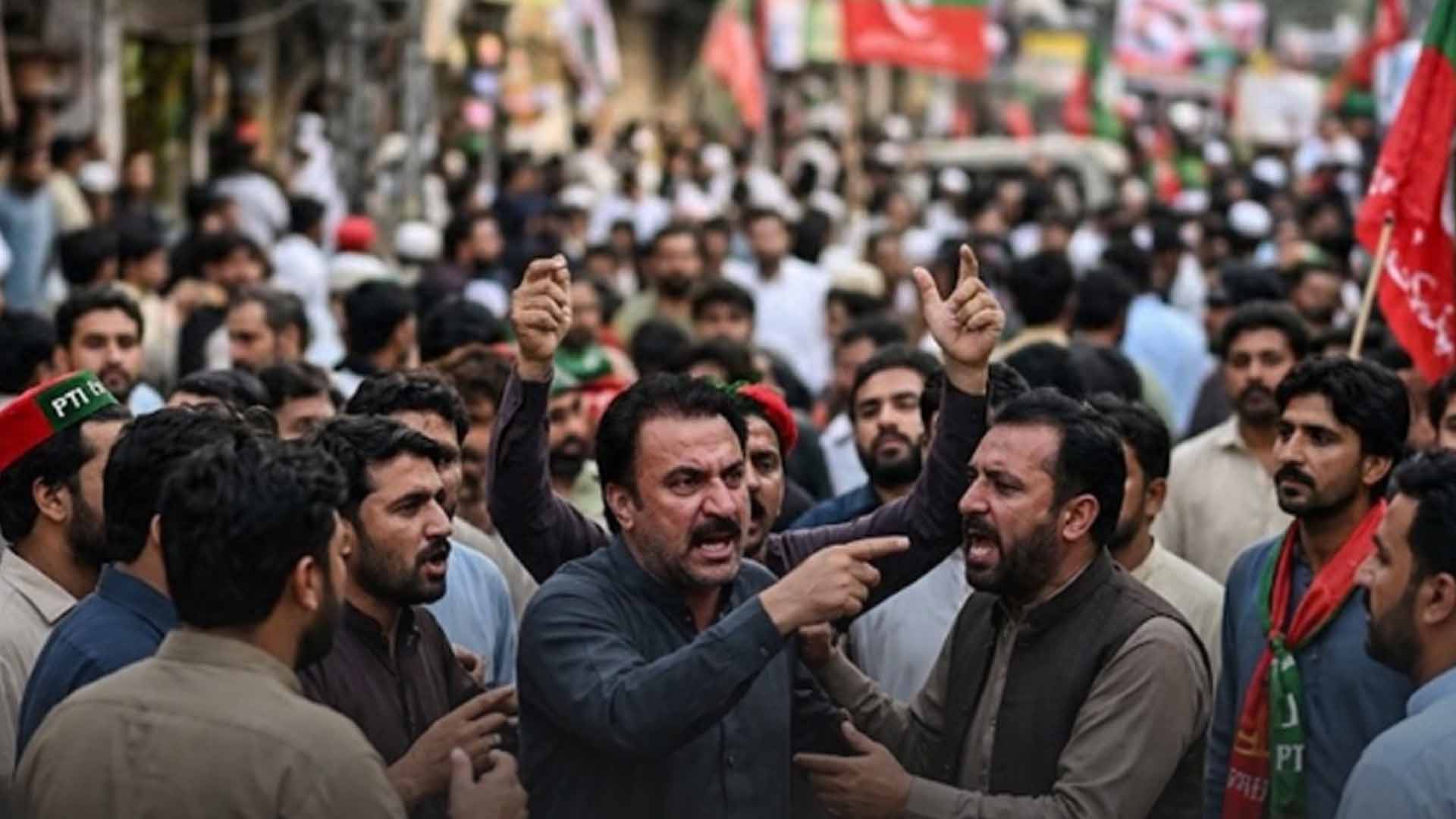 سانپ ، سپولیا ، مراثی ۔ پی ٹی آئی کا گالم گلو چ بریگیڈ آپس میں لڑ پڑا