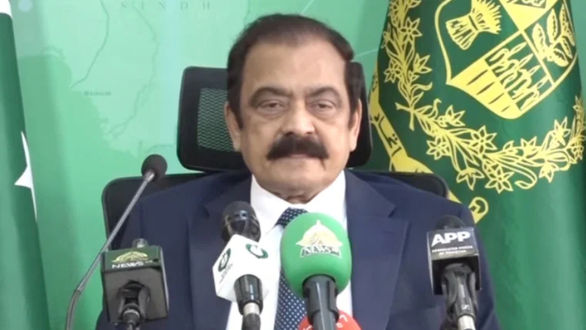 مذاکرات کےدروازے کھلے ، ریاست کو یرغمال بنا کر کوئی مطالبہ نہیں منوایا جا سکتا : رانا ثنا اللہ