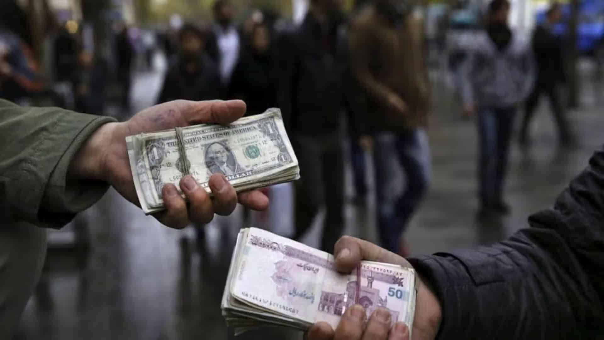 ایران میں ڈالر سمیت غیر ملکی کرنسیوں کو پر لگ گئے، قیمتوں میں اضافہ